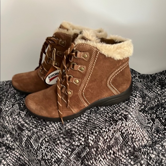 NWT EARTH ORIGINS Suede Crowley Brown Lace-Up/Zip Ankle Boots - Picture 2 of 8